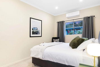 Northam Caravan Park with Perths Hotel