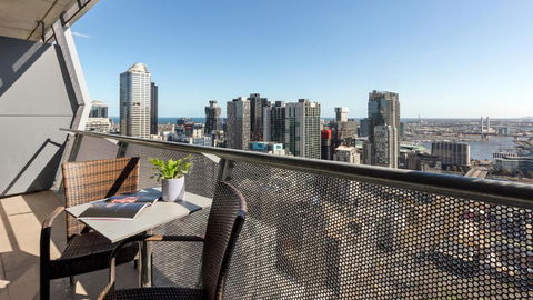 Oaks Melbourne On William Suites - Perths Hotel 3