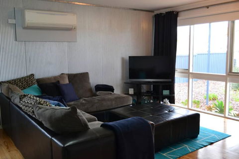 Ocean Breeze - Perths Hotel 1
