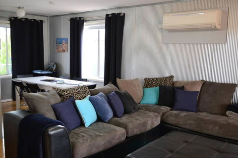 Ocean Breeze - Perths Hotel 2