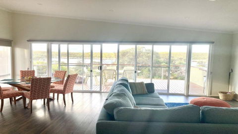 Off The Net - New Listing - Esplanade Property With Views Of The Channel - Perths Hotel 2