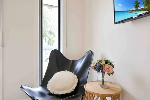 OG Spa Retreat- 3 Bedroom, Spa, Central, Aircon - Perths Hotel 3