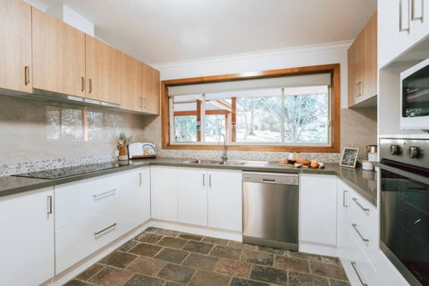 Olinda Rise Retreat House Fire Bathtub And Brekky - Perths Hotel 3