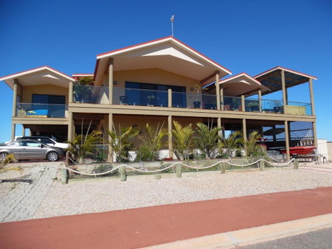 On The Deck @ Shark Bay - Perths Hotel 3