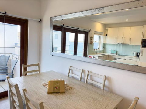 On The Esplanade - Close To Beach & Cronulla Mall With Aircon - Perths Hotel 2