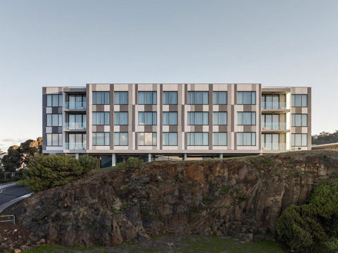 One North Terrace - Perths Hotel 0