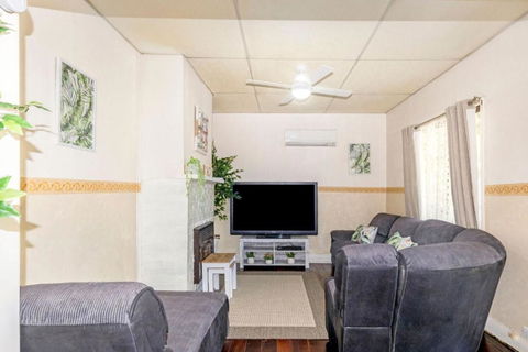 Our Humble Home Nannup - Perths Hotel 2