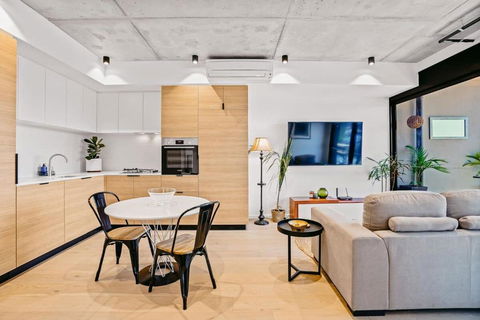 Ovation - New Footscray Apt W Parking & Pool - Perths Hotel 2