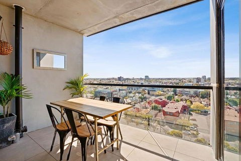 Ovation - New Footscray Apt W Parking & Pool - Perths Hotel 3