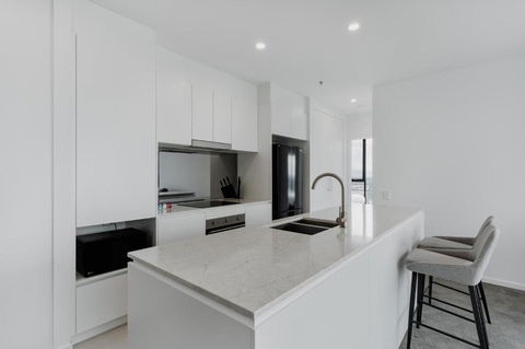 Panoramic Lake View 2-Bed With Pool, Gym And BBQ - Perths Hotel 2