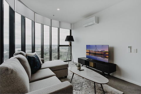 Panoramic Lake View 2-Bed With Pool, Gym And BBQ - Perths Hotel 1