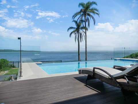 Panoramic Lakefront 6 BDRM Villa - Perths Hotel 0