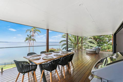 Panoramic Lakefront 6 BDRM Villa - Perths Hotel 2