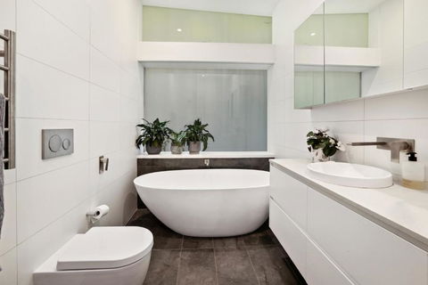 Paradise Villa - Pittwater Views - Perths Hotel 2