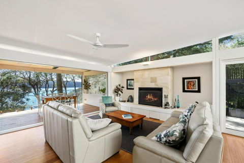 Paradise Villa - Pittwater Views - Perths Hotel 3