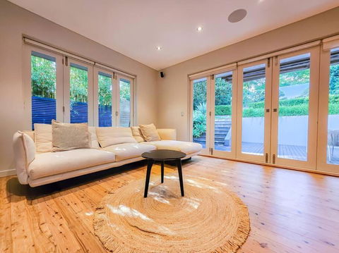 Peaceful 4-Bedroom Family Retreat In Lane Cove - Perths Hotel 0