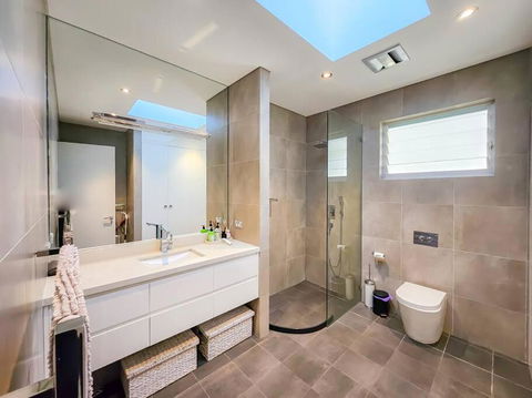 Peaceful 4-Bedroom Family Retreat In Lane Cove - Perths Hotel 1