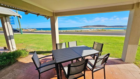 Pelican Shore Villa 5 - Kalbarri WA - Perths Hotel 0
