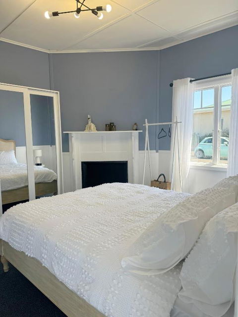 Penguin Paradise Beach House - Perths Hotel 2