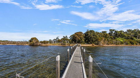 Peninsula At Metung - Access By Boat Only - Perths Hotel 1