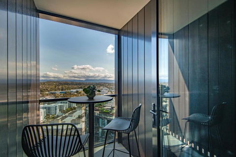Penthouse Apartment In Belconnen - Perths Hotel 1