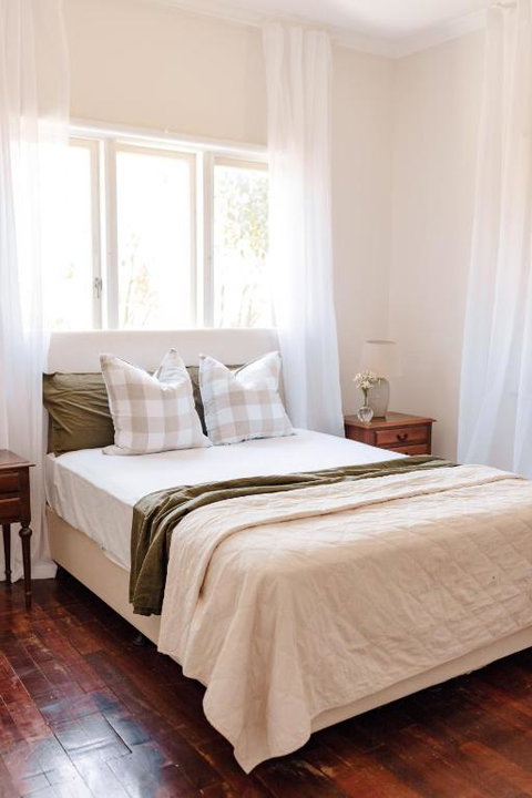 Pet Friendly Family Home In Bluff Point - Perths Hotel 1