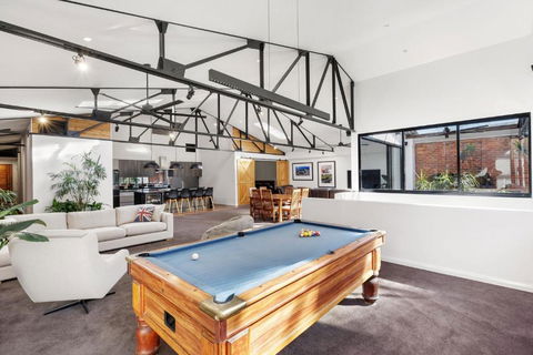 Platinum Precinct - The Penthouse - Perths Hotel 1