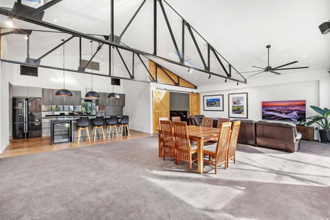 Platinum Precinct - The Penthouse - Perths Hotel 3