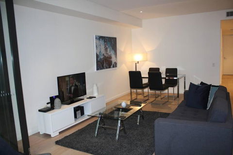 Perfect Large One Bedroom Plus Study - ALB09518 - Perths Hotel 0