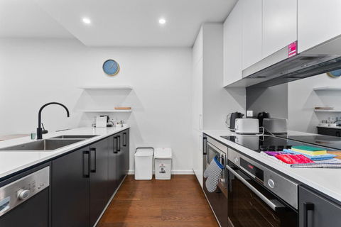Perfect Location 1-Bed With Balcony, BBQ & Parking - Perths Hotel 1