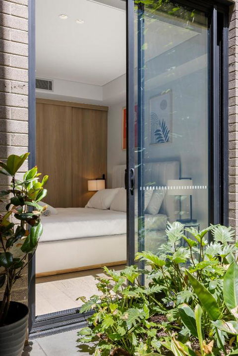 Perfect Vacation Home W Terrace & Private Garage - Perths Hotel 2