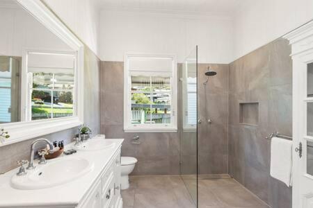 Pet Friendly Family Home In Brisbane - Relocations And Family Stays - Fast Internet - Parking - Netflix - Perths Hotel 2