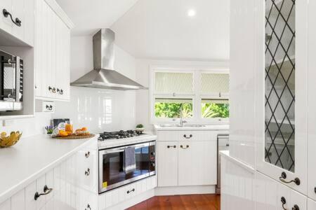 Pet Friendly Family Home In Brisbane - Relocations And Family Stays - Fast Internet - Parking - Netflix - Perths Hotel 3