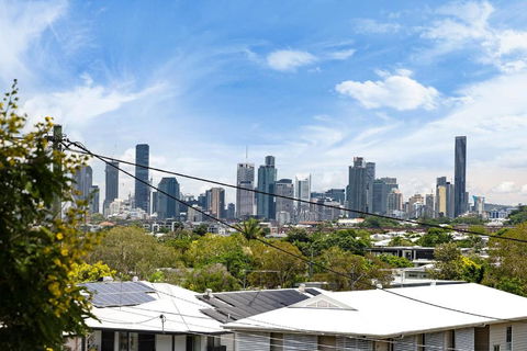 Pet Friendly Family Home In Brisbane - Relocations And Family Stays - Fast Internet - Parking - Netflix - Perths Hotel 1