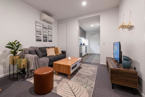 Pleasant &bright 2br2ba Apt Footscray Pool - Perths Hotel 1