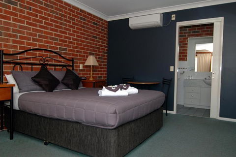 Poachers Paradise - Perths Hotel 0