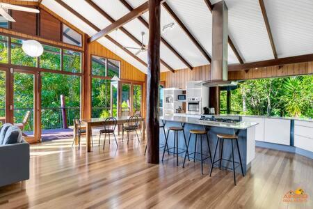 Pole Home In Paradise @ Kuranda - Perths Hotel 1