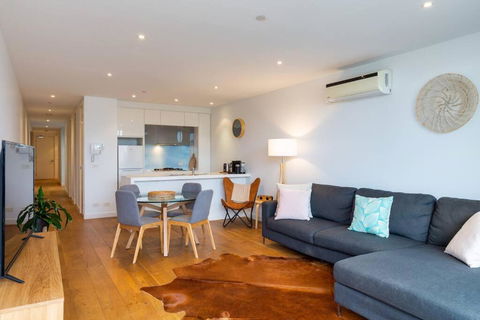 PORT MELBOURNE - A Stay At The Bay - Perths Hotel 0