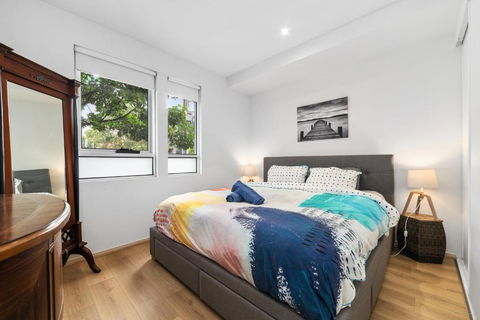 Port Melbourne Dog Beach Stays - Perths Hotel 3