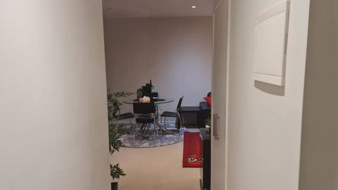 Qure Restaurant And Apartments Canberra Bruce - Perths Hotel 2