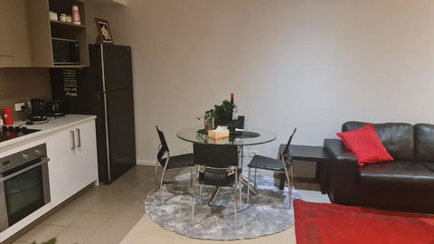 Qure Restaurant And Apartments Canberra Bruce - Perths Hotel 3