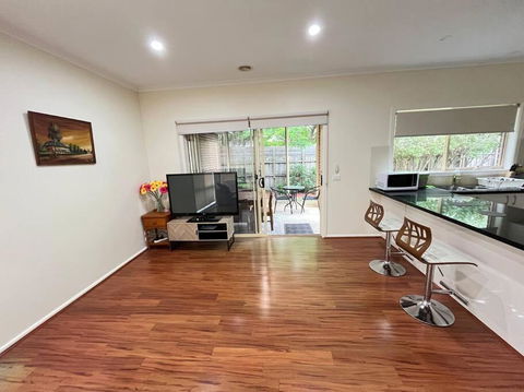 Quiet Family Home Near Knox, Caribbean Gardens - Perths Hotel 3