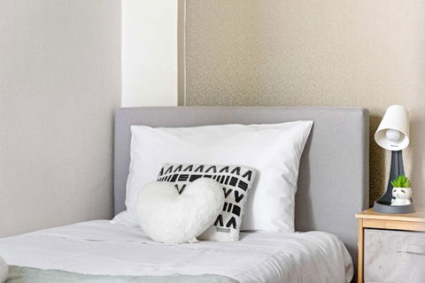Private Single Room - Conveniently Located At Glebe - Shared Bathroom - Perths Hotel 1