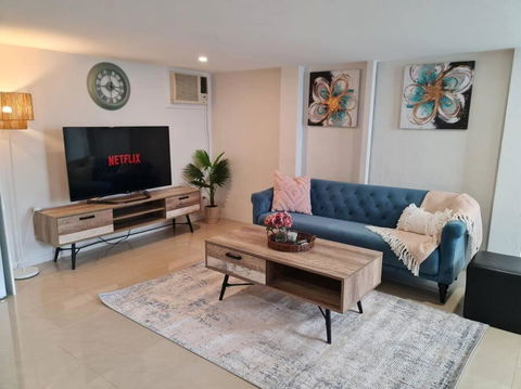 Private & Cosy Two Storey Guest House - Perths Hotel 0