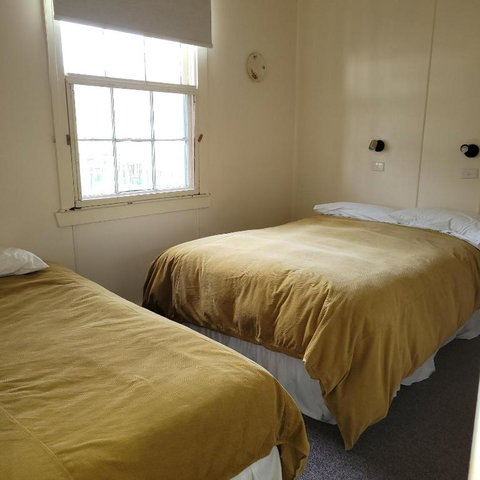 Pub In The Paddock - Perths Hotel 2