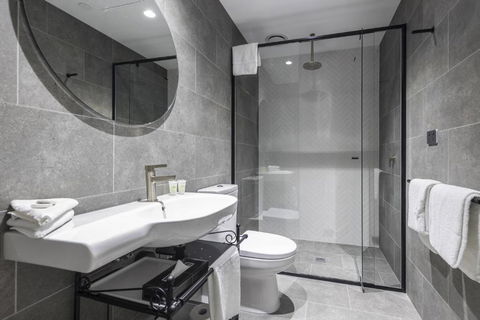 Q Squared Serviced Apartments - Perths Hotel 3
