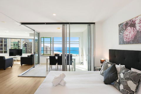 Q Tower Amazing Ocean Views 22nd Level Heated Pools Sleeps 6 - Optimise BNB - Perths Hotel 1