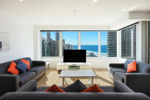 Q Tower Amazing Ocean Views 22nd Level Heated Pools Sleeps 6 - Optimise BNB - Perths Hotel 0