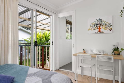 Quadruple Ensuite Room - Nearby Stations & Shops - Perths Hotel 3