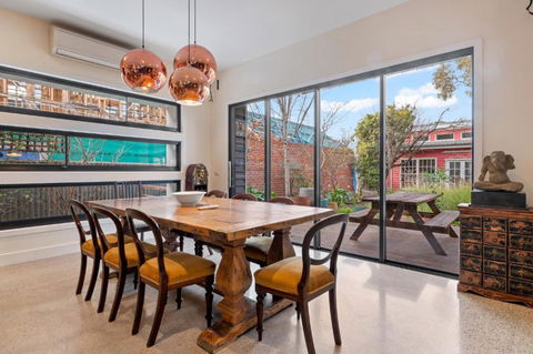 Quaint 4-Bed With Backyard 5-Min To The Beach - Perths Hotel 3